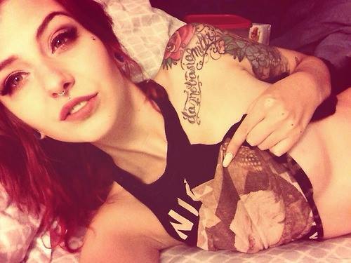 sexyinkedchicks:  http://bloggingdrunk.com/sexytattoos