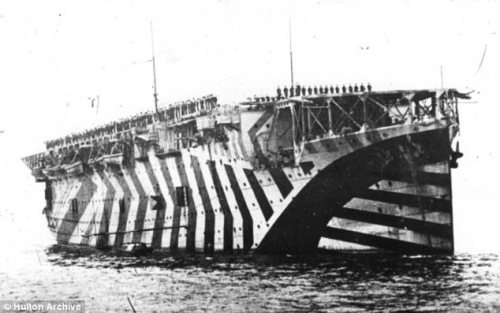 enrique262:Dazzle camouflageAlso known as razzle dazzle, designed not to conceal ships from submarin