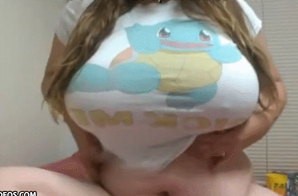 boobsandsmiles:  A well-done boob drop can be hypnotizing