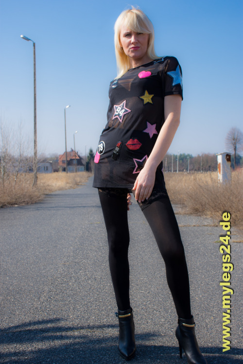 #Samira of www.mylegs24.de I #LOVE #NYLONS#Black #sexy #stockings and #transparent #dress&