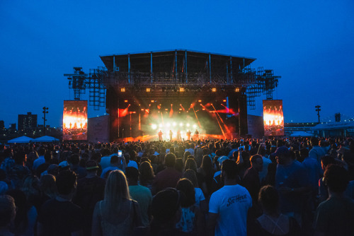 Country comes to the Big Apple as Greensky Bluegrass blaze their lasers across the New York Skyline 