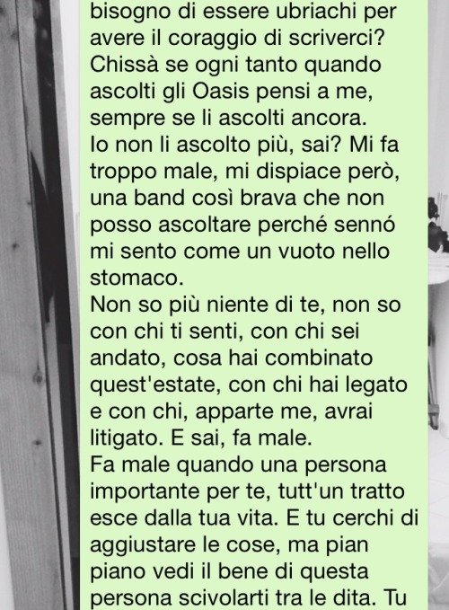 bloccataneisuoisogni:  freddacomelaneve:  I pianti quella sera. Mi manca da morire, l’amore ha rovinato tutto. Rivoglio il mio migliore amico, non doveva innamorarsi, non di me.  Appena ho letto la risposta ho avuto una fitta anche io