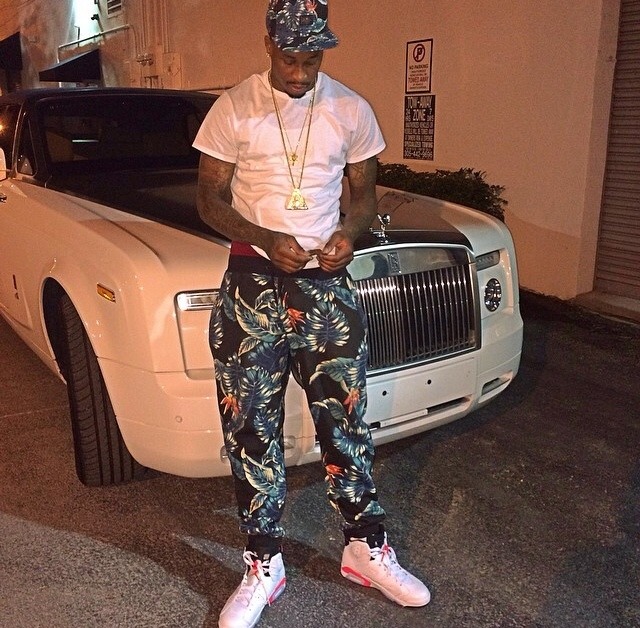 reshawndbrown: niggacrusheveryday:  He look so good! That’s can be bae! ♥️❤️😏
