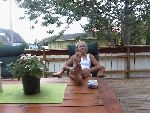 barefootgals:  :P