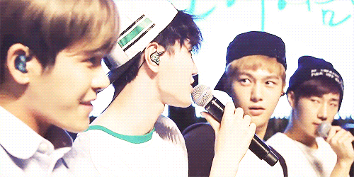 hanseochan:  The way Myungsoo started staring at Sungjong in first frame though…