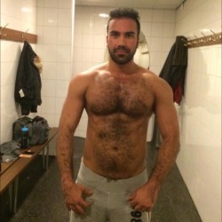 Follow my two hairy men blogs:http://sambrcln.tumblr.comhttp://hairysex.tumblr.com