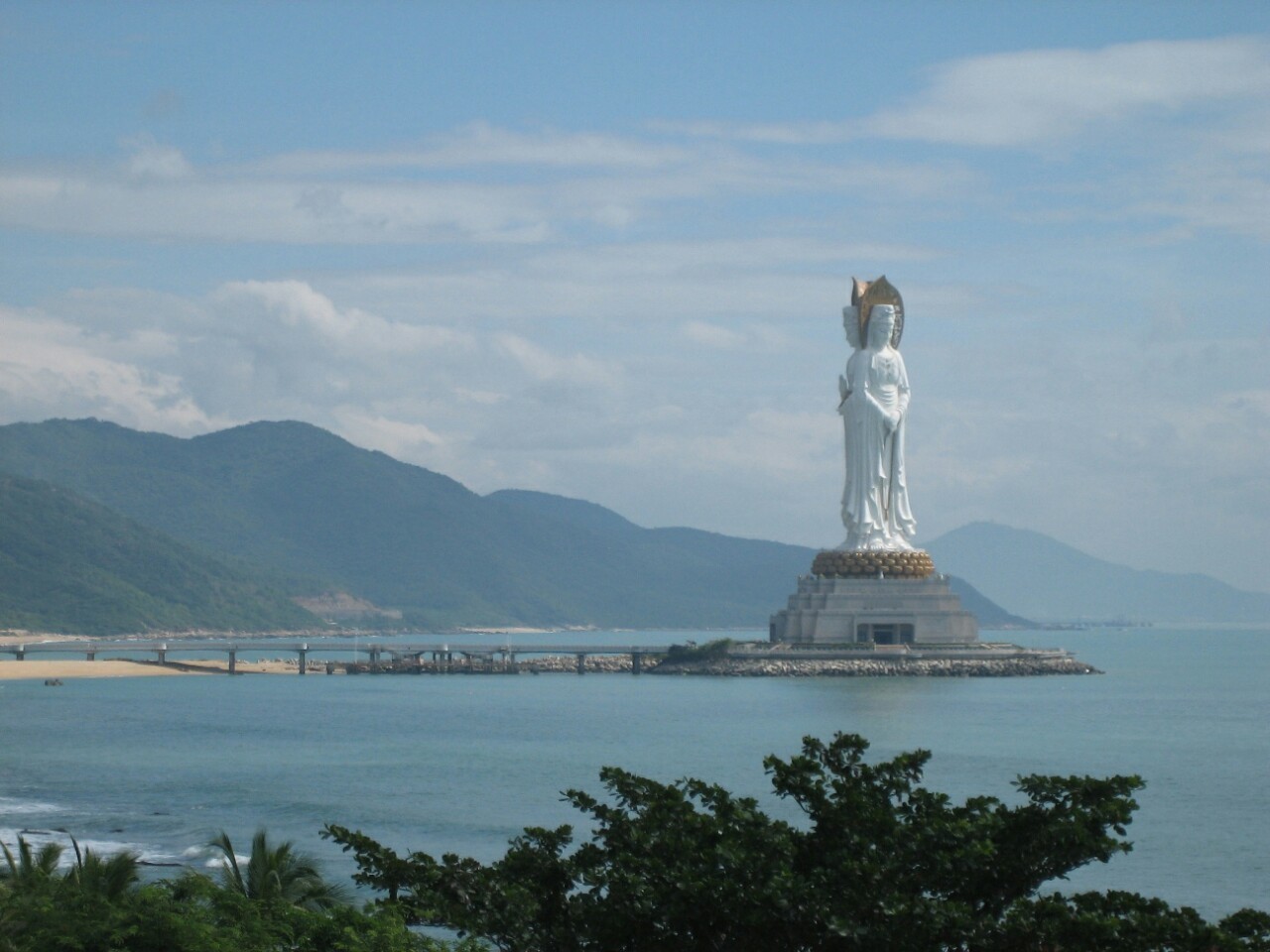 tropicale-moderne:  Guan Yin of the South Sea of Sanya // Sanya, Hainan, China