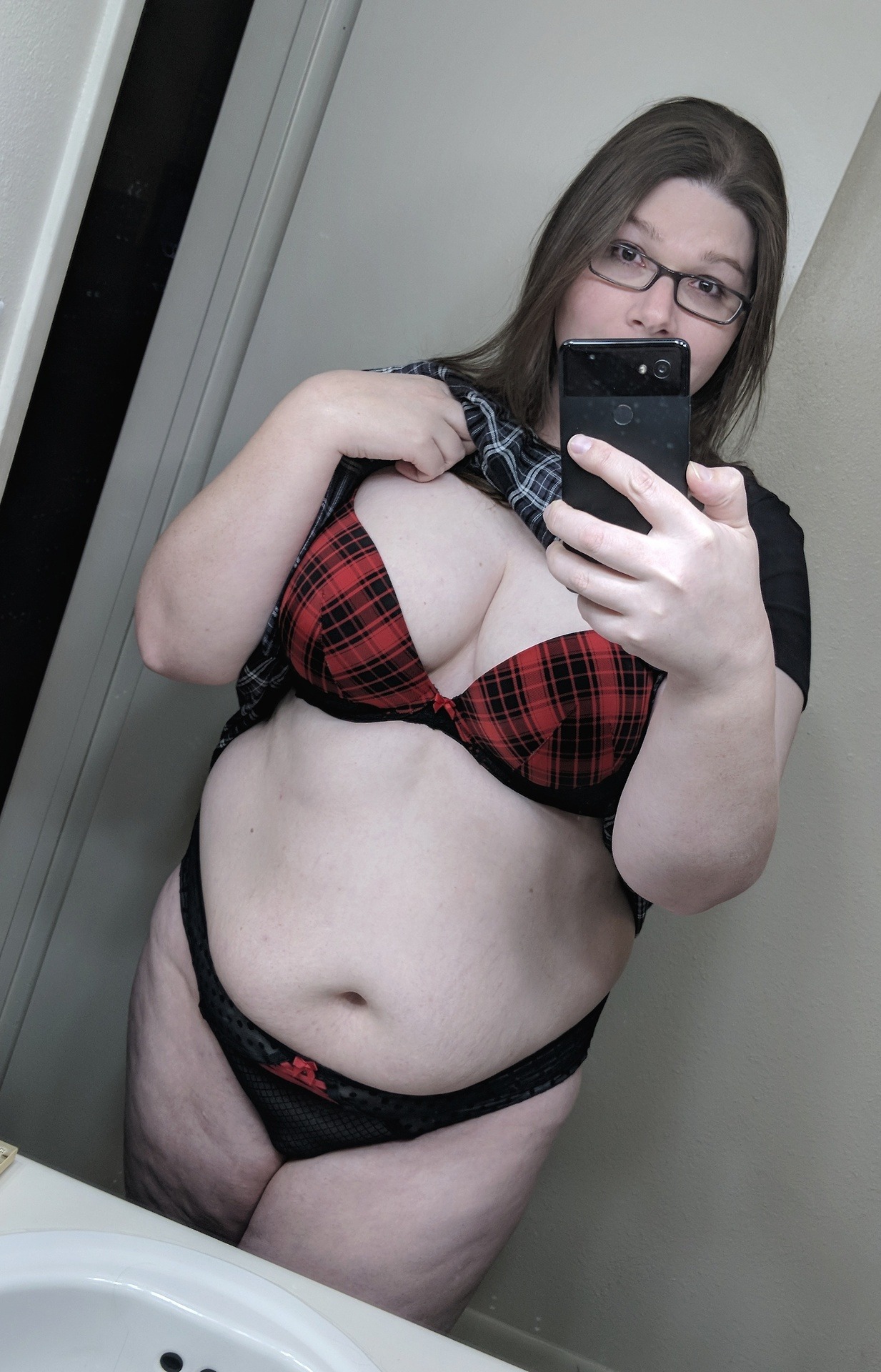 30helensagree:  You like what’s under my dress?