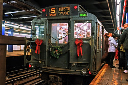 nyc-subway:  The Holiday Nostalgia Train Source: Gary Burke.