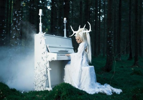 themoontemple: Kerli Feral Hearts 19.02.16