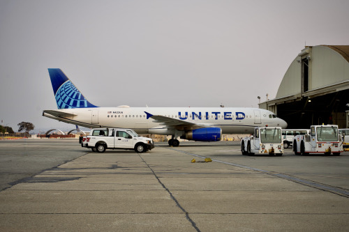 United Airlines 1995 Airbus 320 N423UA c/n 504 San Francisco Airport 2021.