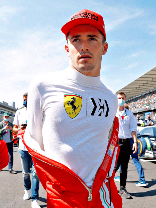 pinsaroulettes:MEXICO CITY, MEXICO - NOVEMBER 07, 2021: Charles Leclerc prepares to drive on the gri