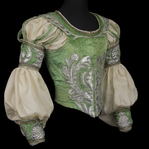finethankyouandyou:&ldquo;Silk and velvet costume worn by Nureyev in the Paris Opera Ballet&rsqu