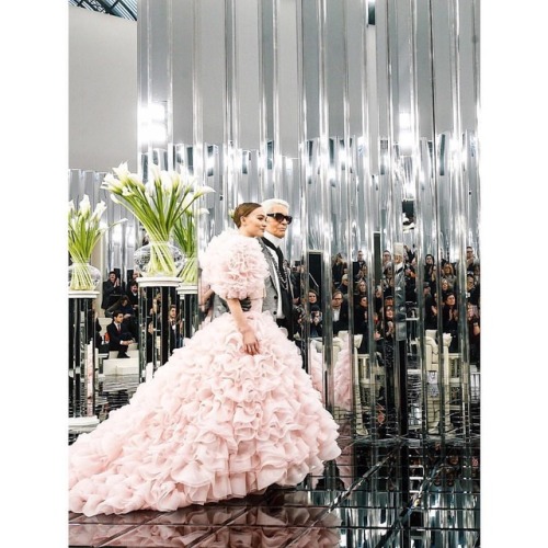 Couture highlight - Spring 2017: Lily et Karl @ Chanel // @voguerunway  #cravingfordresses #ChanelHa