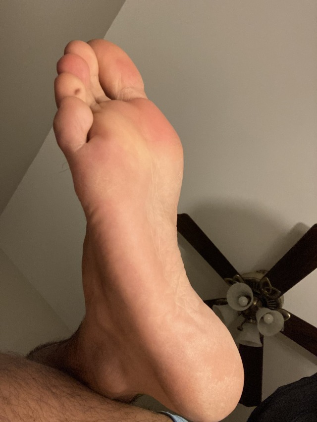 usofrequente:feetman80-deactivated20220409:Foot lover 