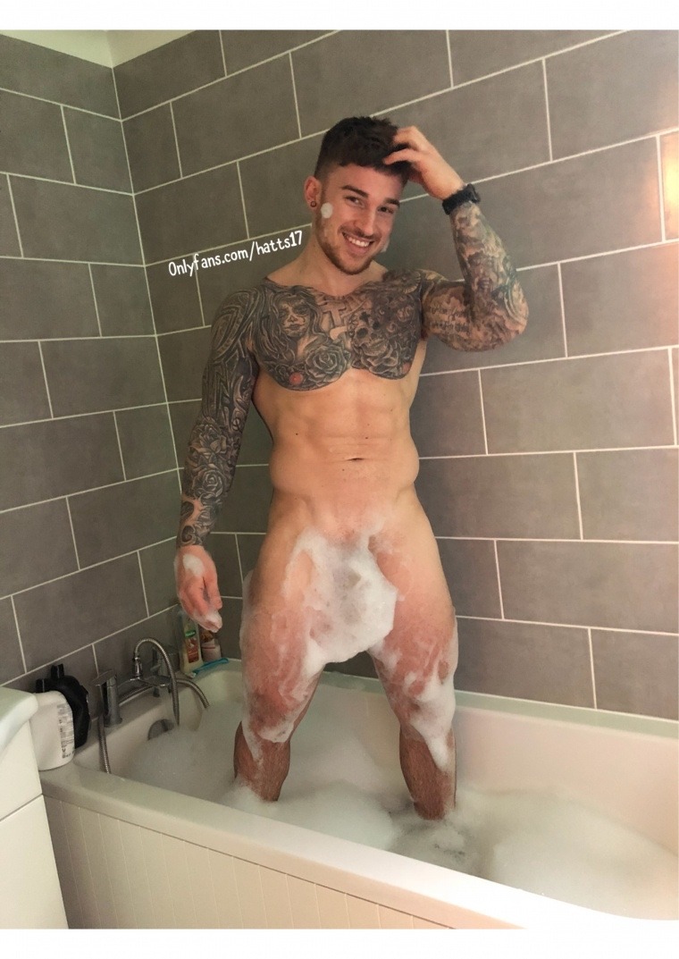 markmarknew45:Chris Hatton … big ass … big dick  Hatts17 onlyfans