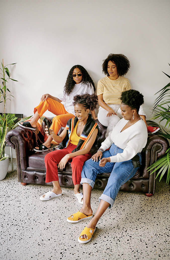 afroklectic:  ACCLAIM | Find Your Crew: The Embrace Your Frizzique Crew is Here