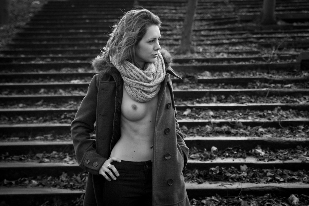newcracksinthewall:  Lucia Casacchio x PeterVR, Berlin, March 2015. 