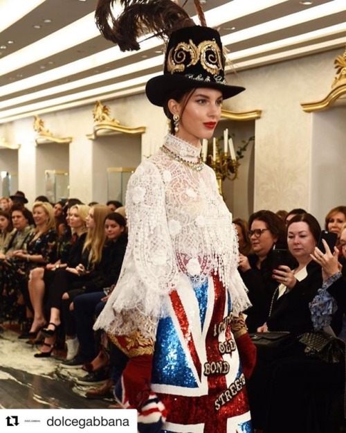 #Repost @dolcegabbana (@get_repost)・・・Dolce&Gabbana Alta Moda at the new, Old Bond Street boutiq