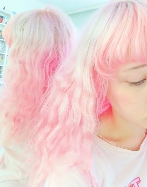 mansikka:  Did my roots yesterday and redyed pink and lavender. ♡