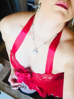 okievoyeur4you: lex29073:   autumn0sky:   Feeling red hot today, baby! Hope your day is full of ❤️❤️❤️ ~ Autumn 😘💋💋  Show me some love by clicking that ❤️, leave me a comment, reblog, look at my wishlist. Don’t go breaking my