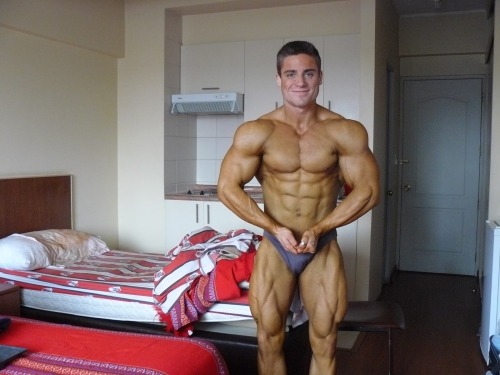 mitos:  Federico González (2010)