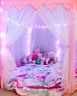 babysplayground:  scummybaby:  i’ve joined the princess fort club 👑🍼  Yay you got one! Aren’t they heaven?! 💖