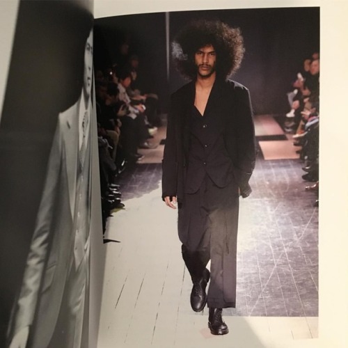 slutt:Yohji Yamamoto´s austere, asymmetrical lines continue today, as seen here in his autumn/winter 2015 collection.
