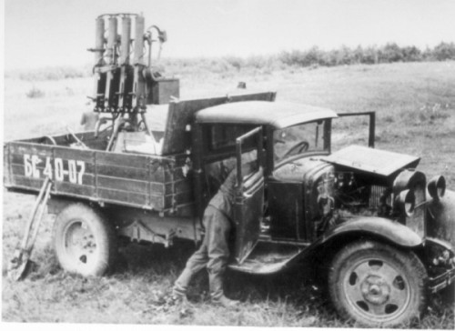 The Soviet 4M GAZ-AAA In the late 1920’s the Soviet Union adopted the GAZ-AAA truck, a six wheeled, 