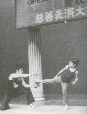 theblindninja:  Bruce and young Brandon LeeMartial Arts In Cinema   
