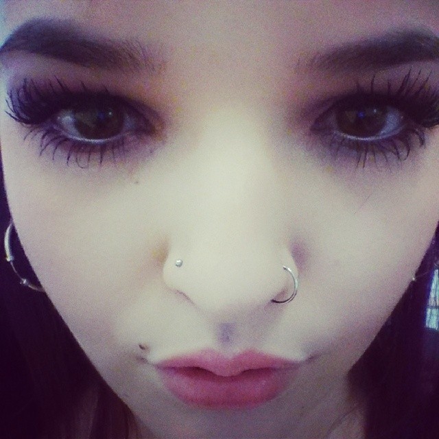 kitty-miau:  Pestañotas las amo &lt;3
