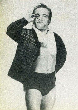 shitloadsofwrestling:  Rest in peace, Lord Littlebrook [January 3rd, 1929 - September 9th, 2016] Lord Littlebrook was a British midget professional wrestler who was the oldest living midget wrestler. He sadly passed yesterday. Lord Littlebrook was the