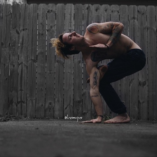 yogamen:  @trevmcgrev  Something about this photo.