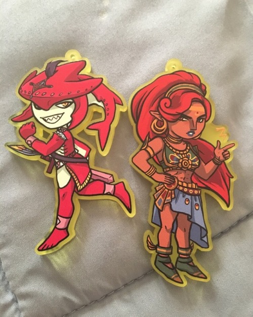jaybrdbooks: mallowboo: Hey y'all! Me and @bonesbunns will be selling these Zelda charms at AnimeNyc