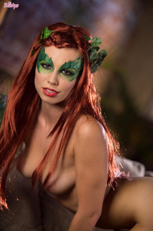 cosnakedplay:Poison Ivy  adult photos