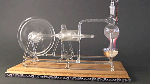 zerostatereflex:  Working Model of Stephenson’s steam engine made of glass.