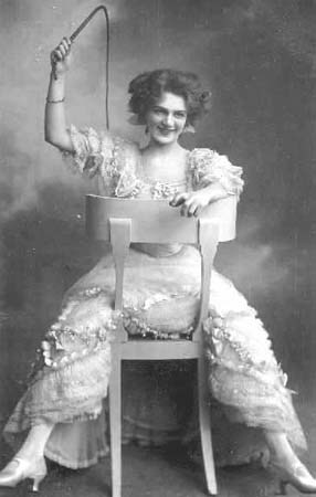 howstuffworks:  The Most Photographed Woman of the Edwardian EraWhen Lily Elsie took the stage in 1907 in the leading role of “The Merry Widow,” London audiences and theater critics swooned. The operetta was such a hit it ran for 778 performances,