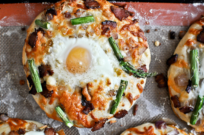 boozybakerr:  Bacon, Egg and Asparagus Personal Pizzas 