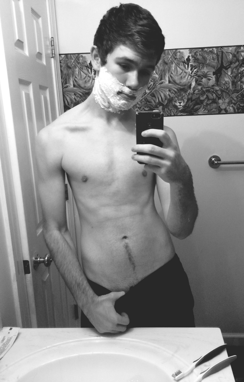 thenaughtyelephant:  Bye bye facial hair. You won’t be missed. (I’m not perfect