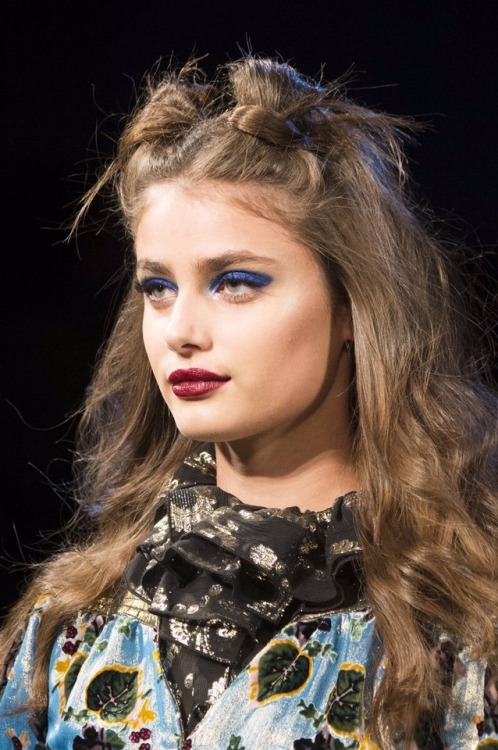 theyoungestangel: Taylor Hill walking for the Anna Sui F/W ‘17 fashion show in New York City.