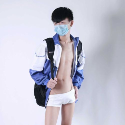 dangerousfestivaltragedy: 满满的校服诱惑写真集哟～ 需要请联系
