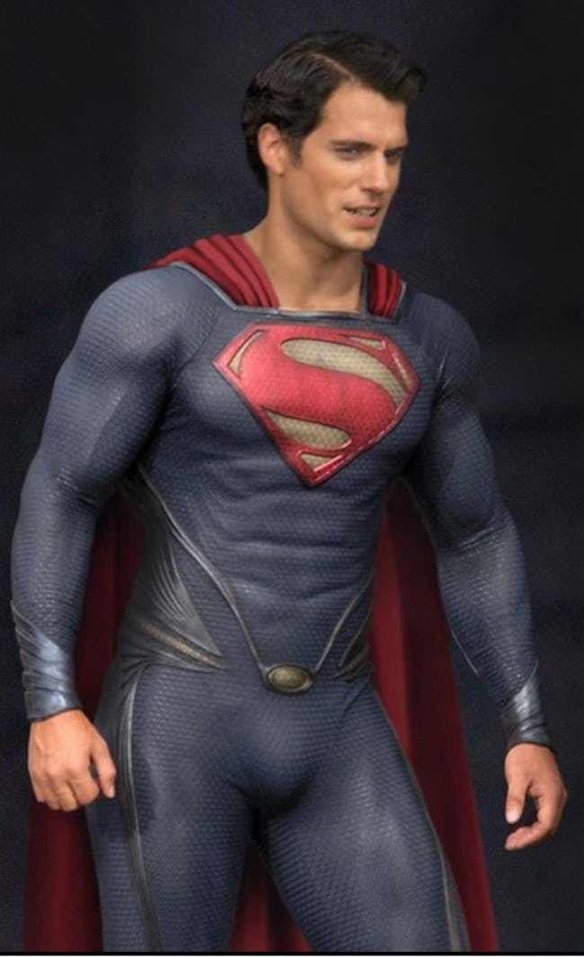 playgirl-centerfolds:Henry Cavill is so freakin hot 😍