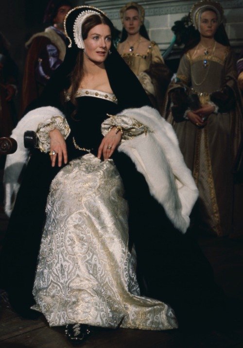 mademoisellelapiquante: Vanessa Redgrave as Anne Boleyn in A Man For All Seasons - 1966