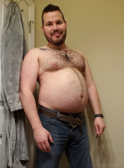 earthyjim: Finished my second dinner of the evening and was feeling pretty big, so decided to snap a few pics. I’m amazed at just how much bigger and rounder my belly, chest, and face look and feel after only a few weeks! Maybe I should have some dessert