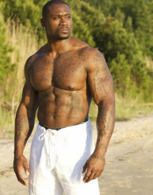 ktl357:  Yasss🙌🏾🙌🏾🙌🏾  Sexy brother