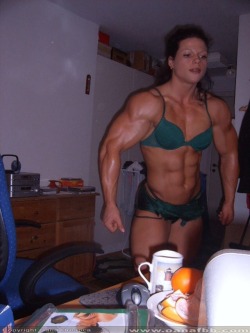 bigmusclegirls:  Big and strong Oana 