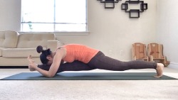 iamrising:  donutyogi:  Floating splits. Good morning, hamstrings! This gem is from another lovely class with Briohny - they’re always creative and fun. If splits are already part of your practice this is much easier than it looks. Try it, you might