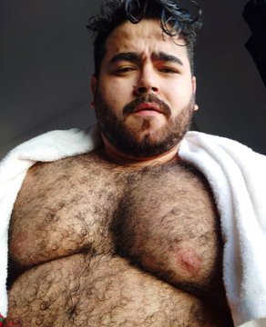 bear-hairy:   Déjanos tu comentario 🐻 . Rebloguea y comparte el contenido si te gustan las fotos. #Bear_Hairy 