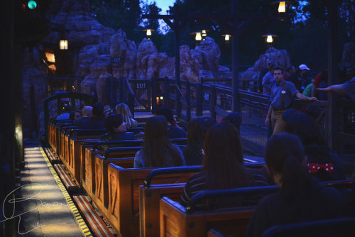 countrygirl2136:  acciobrandon:  An Evening Train Ride    Ugh yes😍  I’ve never ridden a train 😕