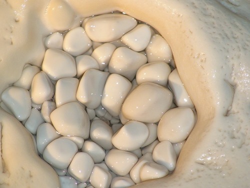 tentacleheadcold: autisticsansa: congenitaldisease: Cave Pearls: The same calcite that forms stalact